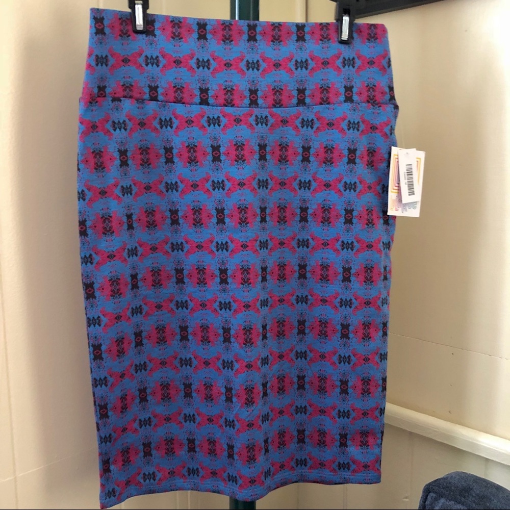 ☘️In☘️ Lularoe Cassie Medium NWT☘️